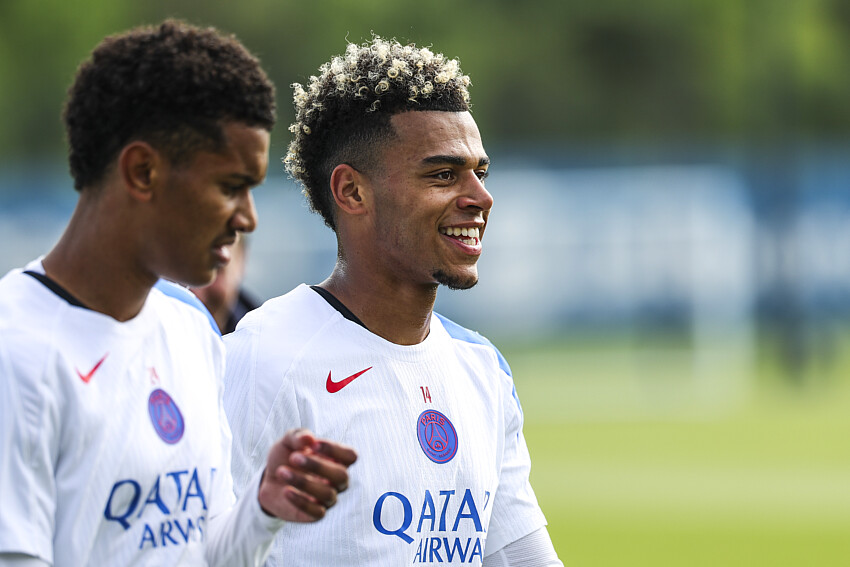 PSG finally has a full squad at training.  