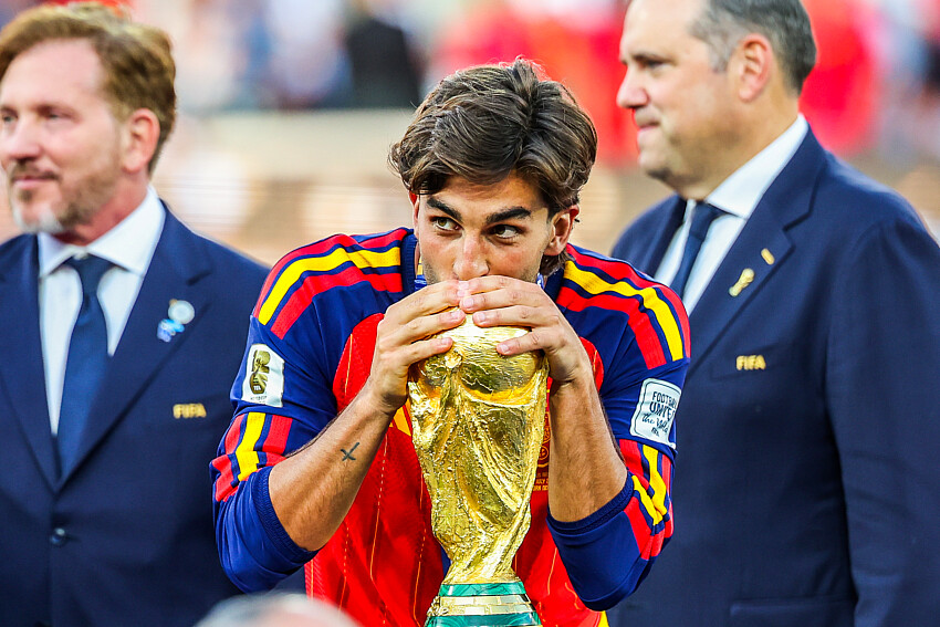 Transfer news – PSG and Barça: Ferran Torres sends strong signals.  