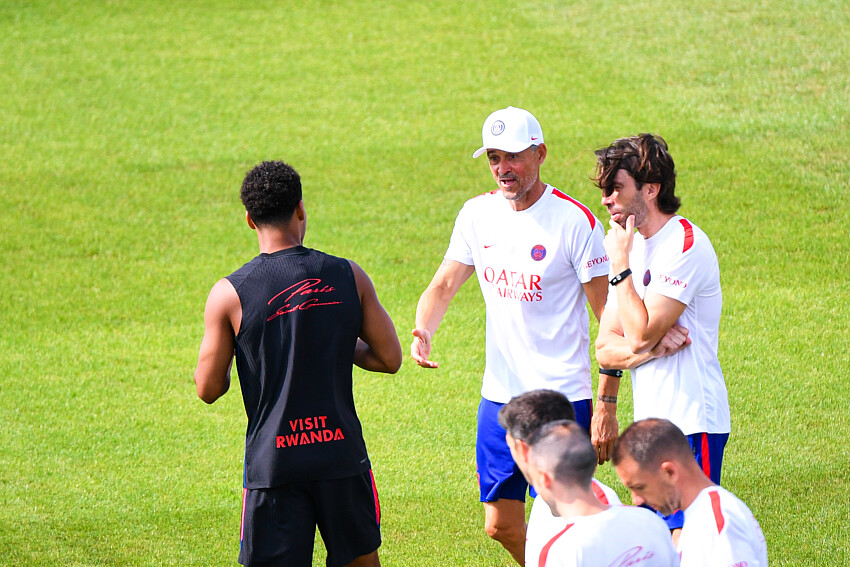 Lens vs. PSG – "We need to make changes." Luis Enrique explains the transfer window.  