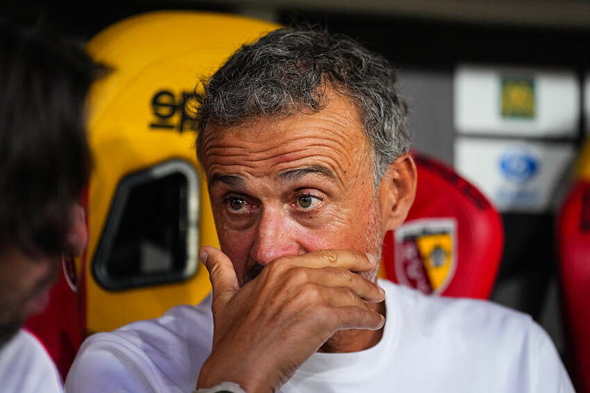 Lens vs. PSG – Luis Enrique speaks candidly about the defeat and the transfer market. Lens vs. PSG – Luis Enrique speaks candidly about the defeat and the transfer market.