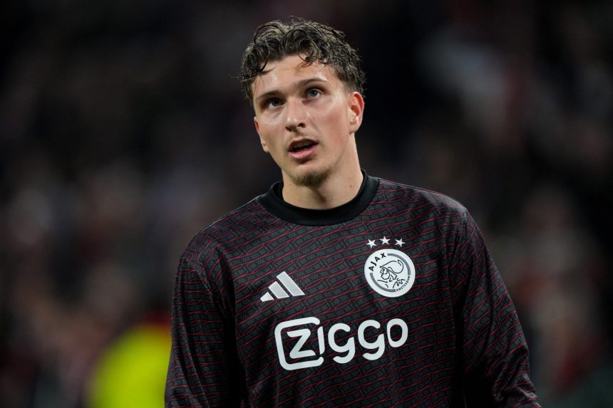 Transfer news – Mika Godts to PSG: he has signed! Transfer news – Mika Godts to PSG: he has signed!