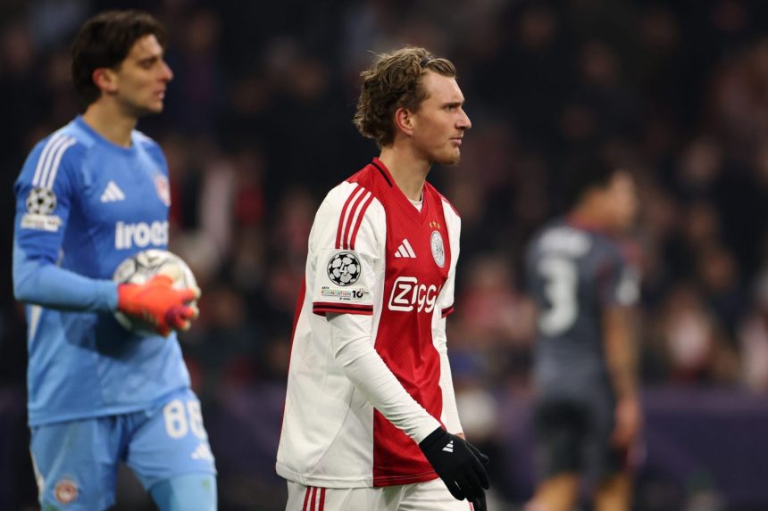Transfer news – Godts' agent announces his move to PSG. Transfer news – Godts' agent announces his move to PSG.