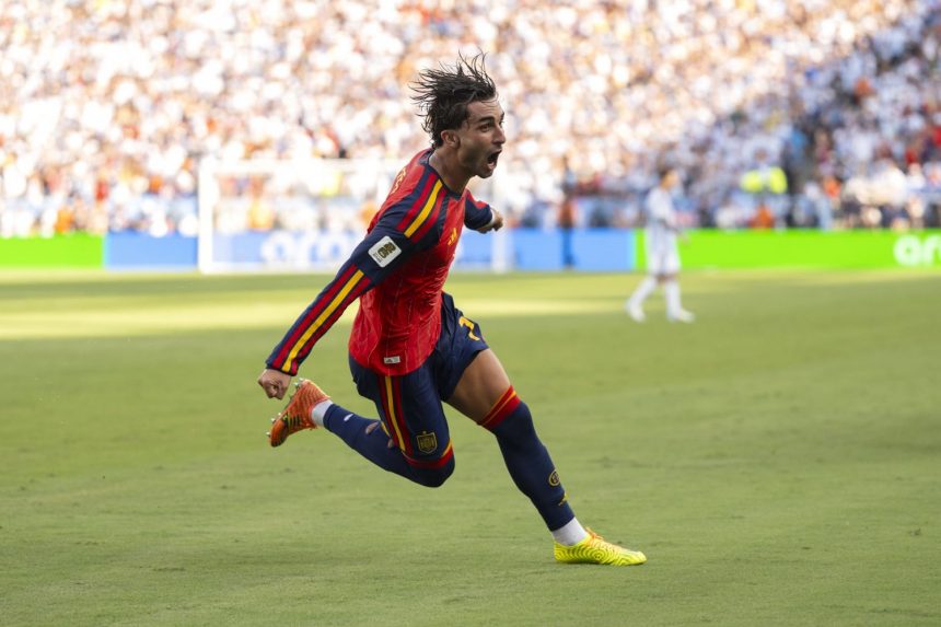 Official – Torres's PSG squad number revealed!  