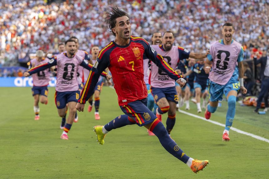 Transfer news – PSG reportedly makes new €55m offer for Torres. Transfer news – PSG reportedly makes new €55m offer for Torres.