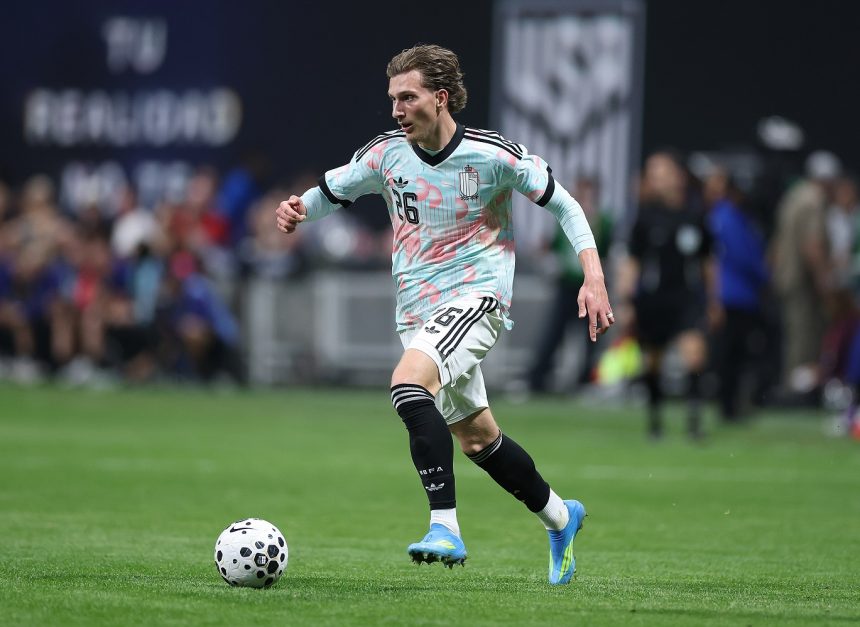 Transfer news – Mika Godts to PSG: looking promising.  