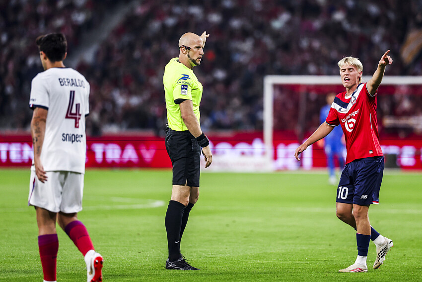 Lille vs. PSG – Referee defends himself again and takes a dig at the "football circus" Lille vs. PSG – Referee defends himself again and takes a dig at the "football circus"