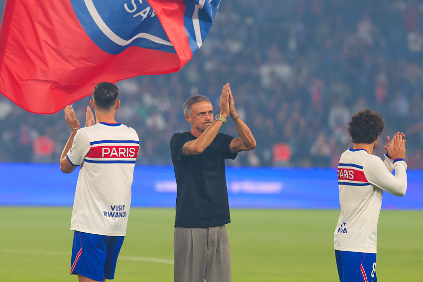 Luis Enrique's touching words for the fans, the Xana Foundation, and his attachment to Paris. Luis Enrique's touching words for the fans, the Xana Foundation, and his attachment to Paris.