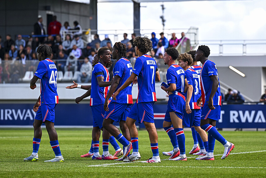 Youth League – Video highlights: PSG vs. Slovan Bratislava (6–1) – Paris cruise to victory with an Ayari hat-trick. Youth League – Video highlights: PSG vs. Slovan Bratislava (6–1) – Paris cruise to victory with an Ayari hat-trick.