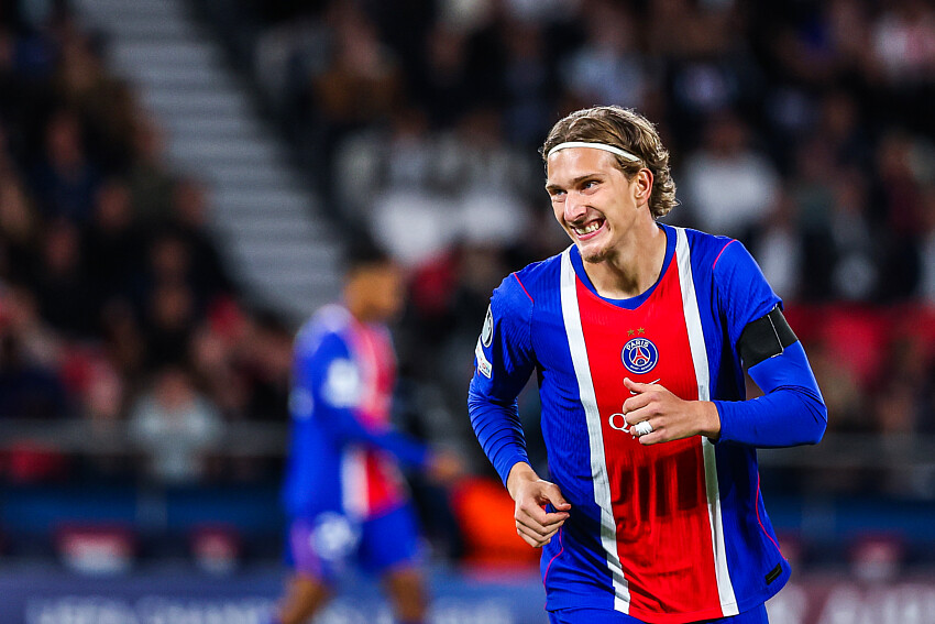 Mika Godts opens up about his adaptation to PSG.  