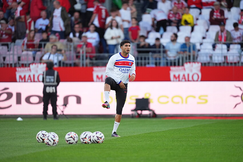 Official – PSG provides an update on Hakimi's injury.  