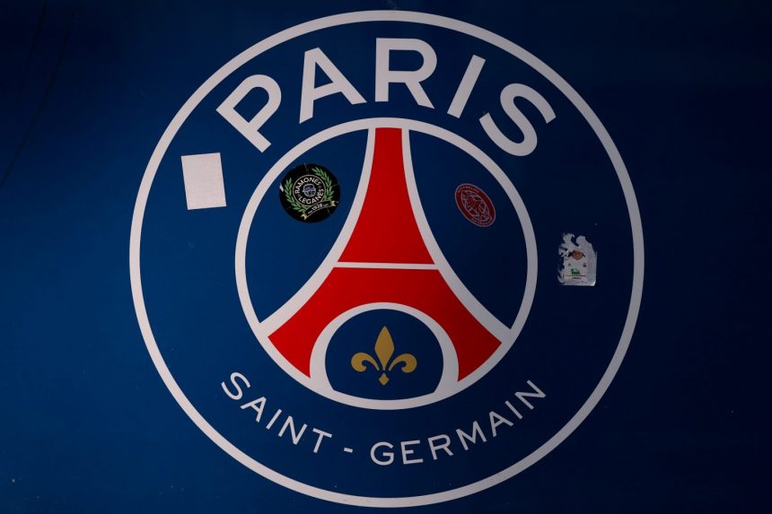 Official – PSG announces a "free agent" defensive signing.  