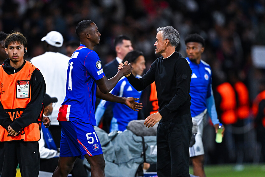 Manchester City vs. PSG – Luis Enrique insists "there are smiles"  