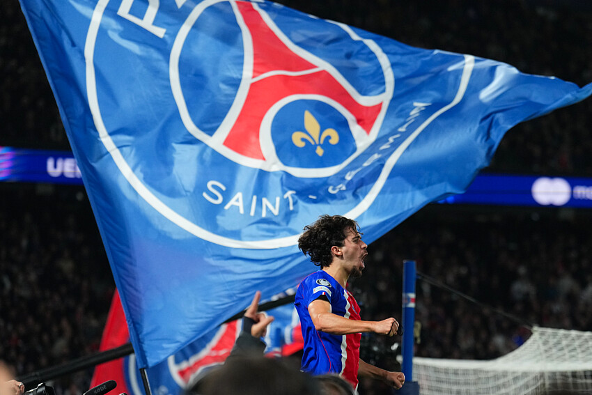 PSG vs Barcelona - Lizarazu highlights "PSG's exceptional collective strength"  
